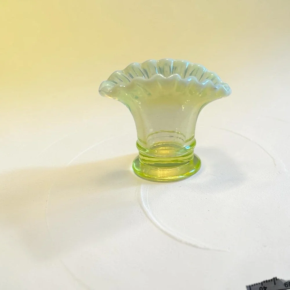 1940's Fenton Mini Fan Vase Topaz Opalescent Ruffled Edge Vaseline GLOWS UV #05
